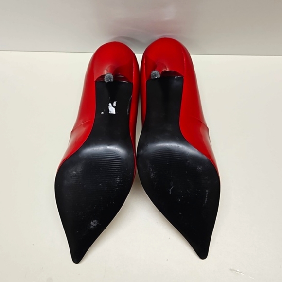 GUESS Pumps - Picture 8 of 9